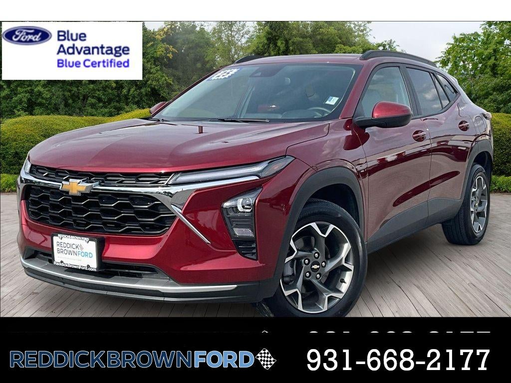 Red (Crimson Metallic) 2025 Chevrolet Trax LT FWD SUV / Crossover Front-Wheel Drive 6-Speed Automatic