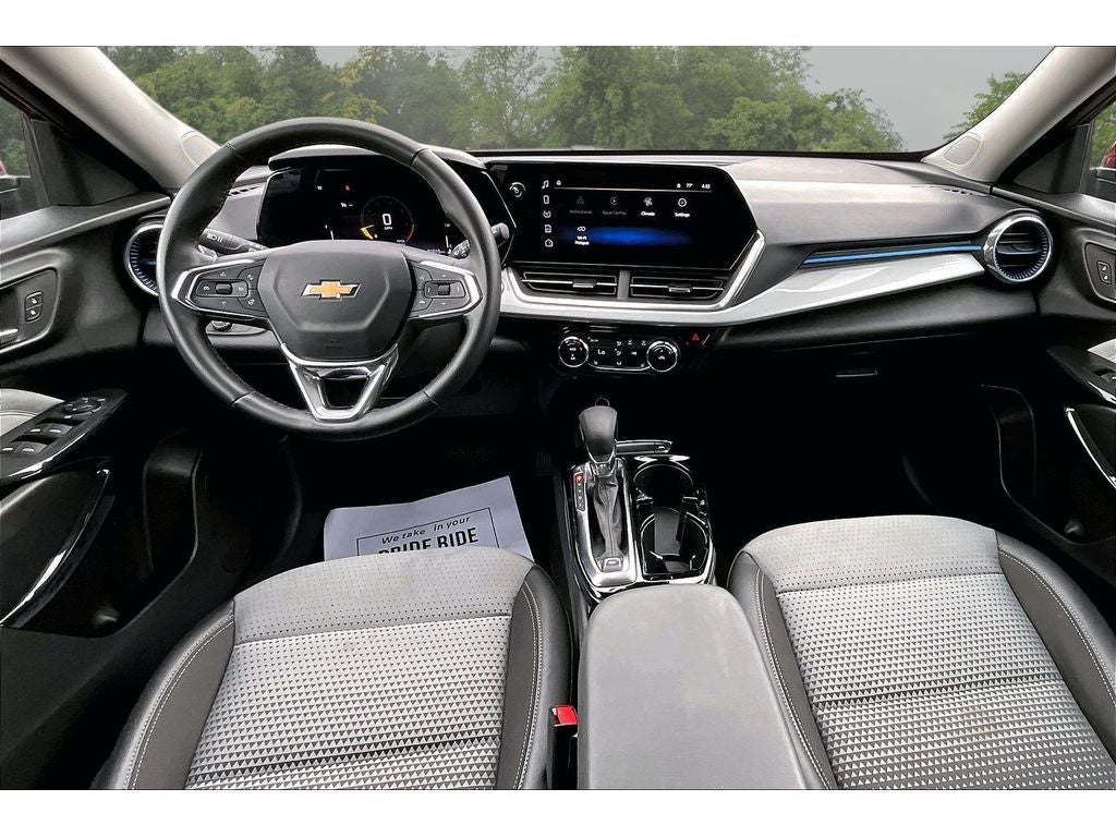 View vehicle photo 7