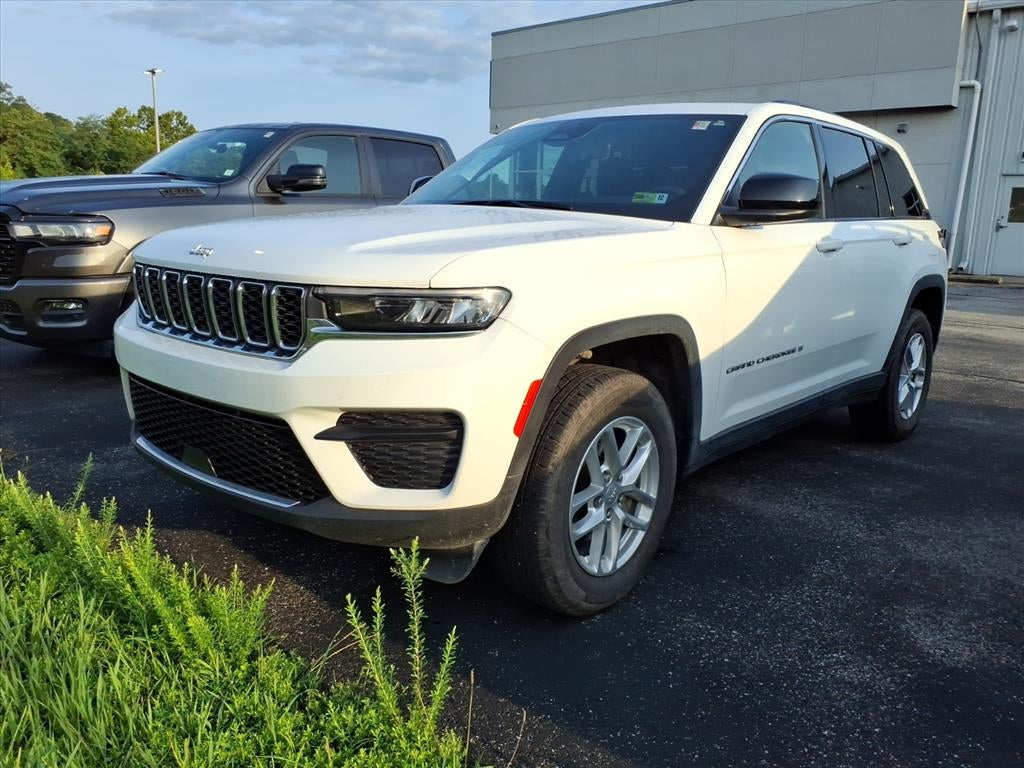 Bright White Clearcoat 2025 Jeep Grand Cherokee SUV / Crossover Four-Wheel Drive Automatic