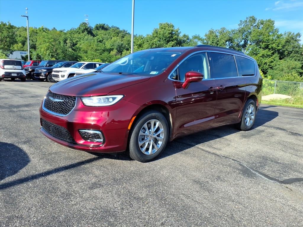 Velvet Red Pearlcoat 2022 Chrysler Pacifica Minivan All-Wheel Drive Automatic
