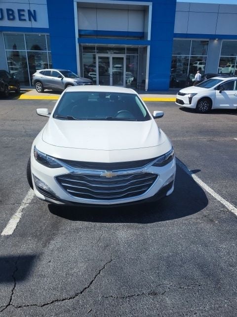 Summit White 2020 Chevrolet Malibu Sedan Front-Wheel Drive Automatic