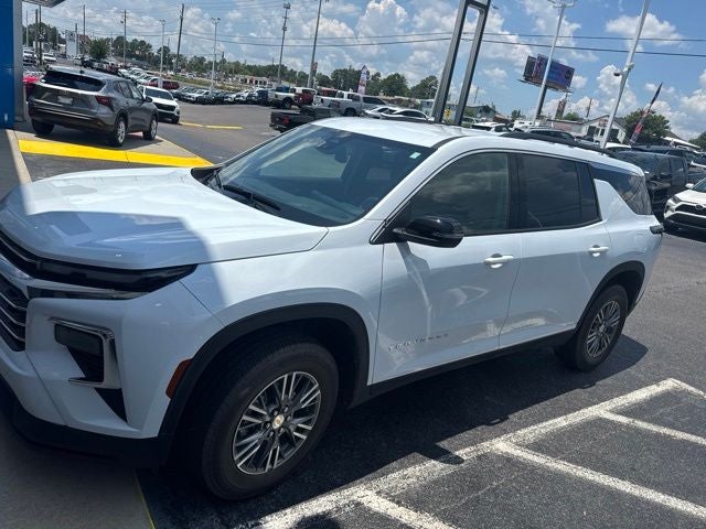 Polar White Tricoat 2026 Chevrolet Traverse SUV / Crossover Front-Wheel Drive Automatic