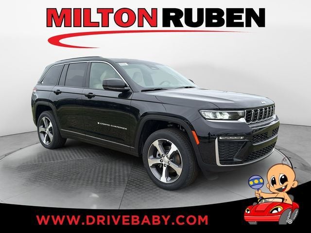 Diamond Black Crystal Pearl-Coat Exterior Paint 2026 Jeep Grand Cherokee SUV / Crossover Four-Wheel Drive 8-Speed Automatic