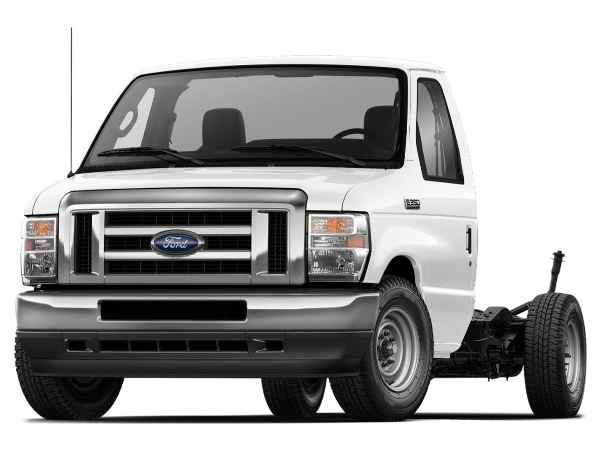 Oxford White 2026 Ford E-Series Chassis Pickup Truck Rear-Wheel Drive 6-Speed Automatic Overdrive