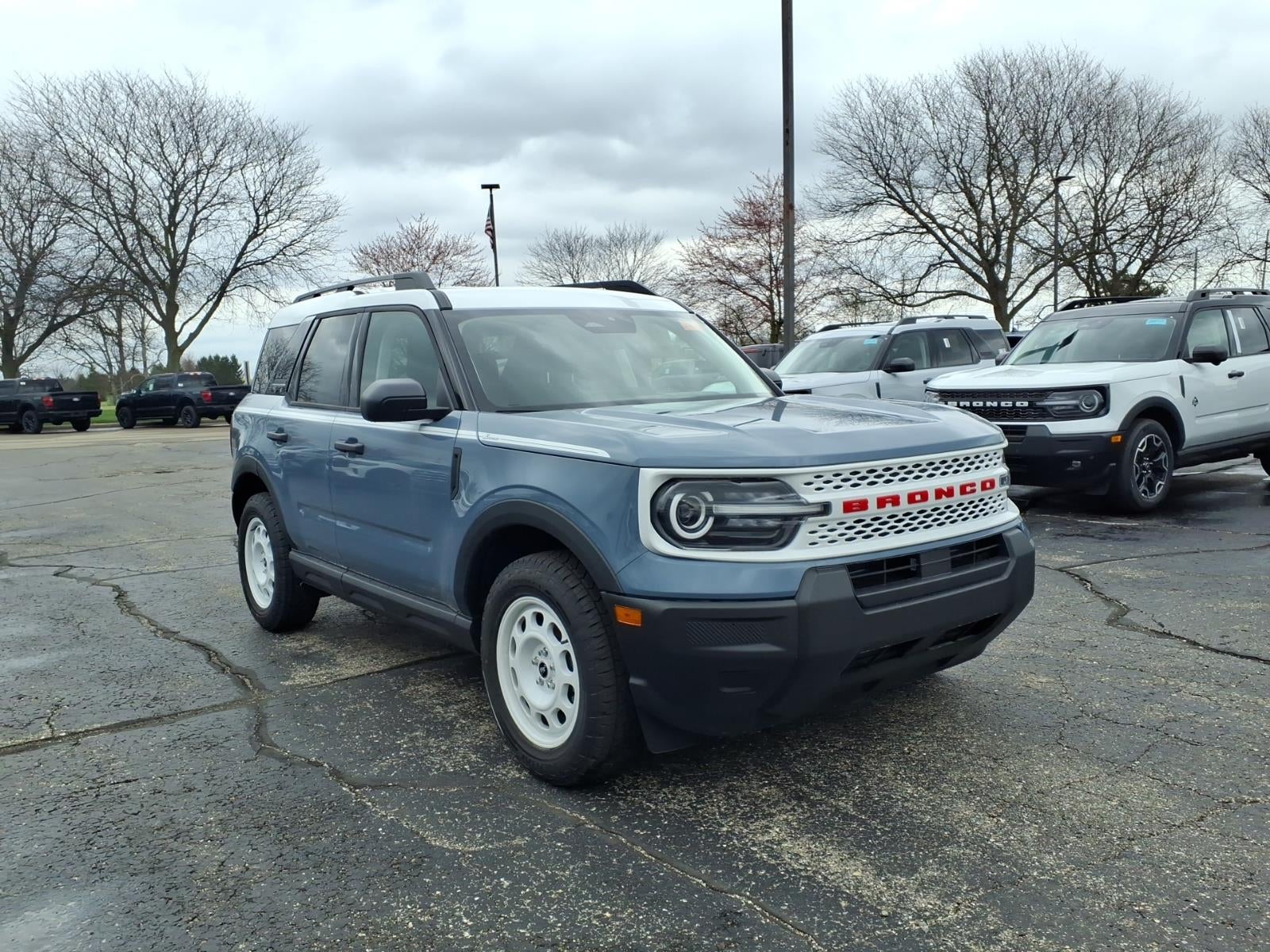 View vehicle photo 3