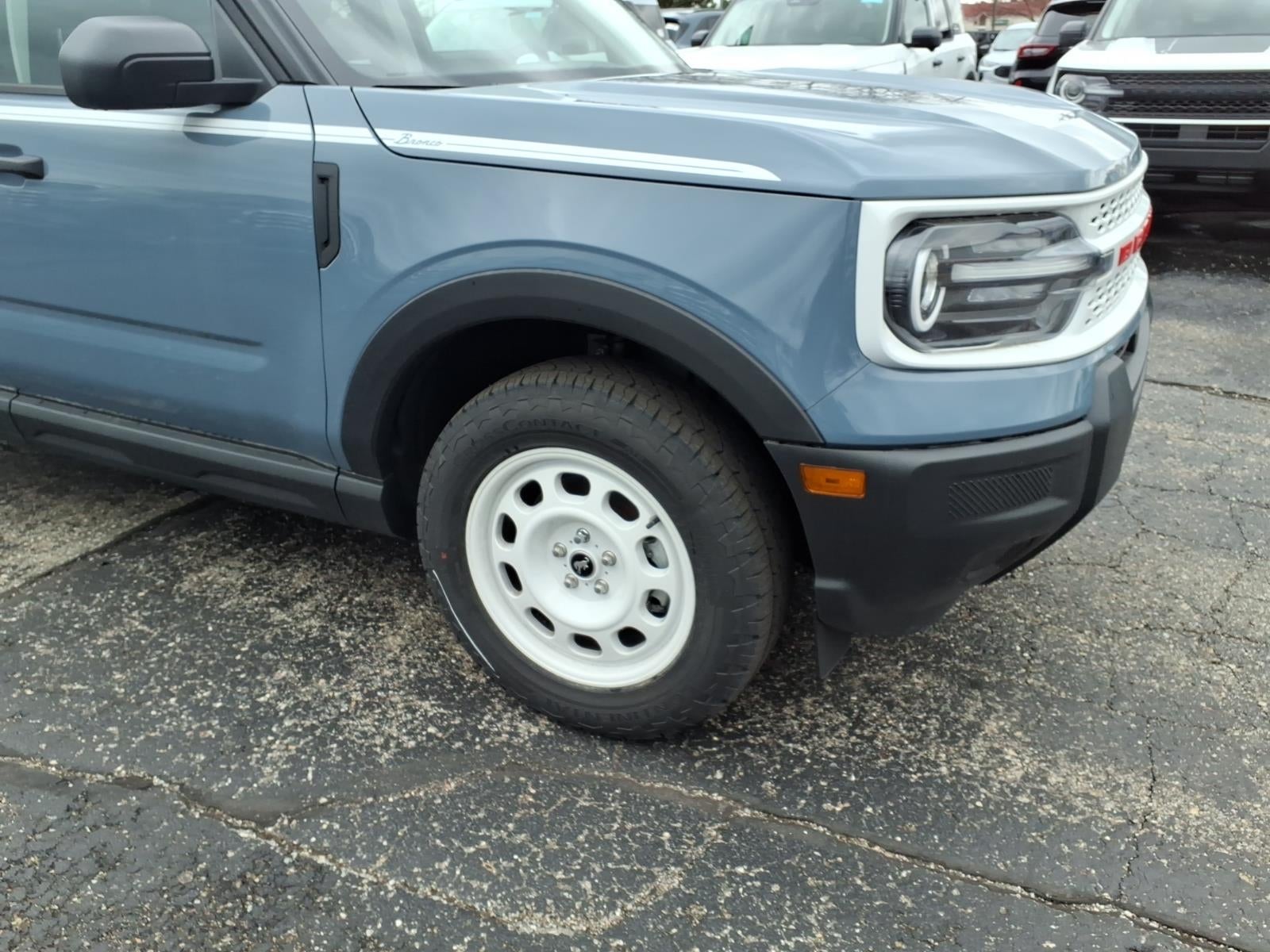 View vehicle photo 4