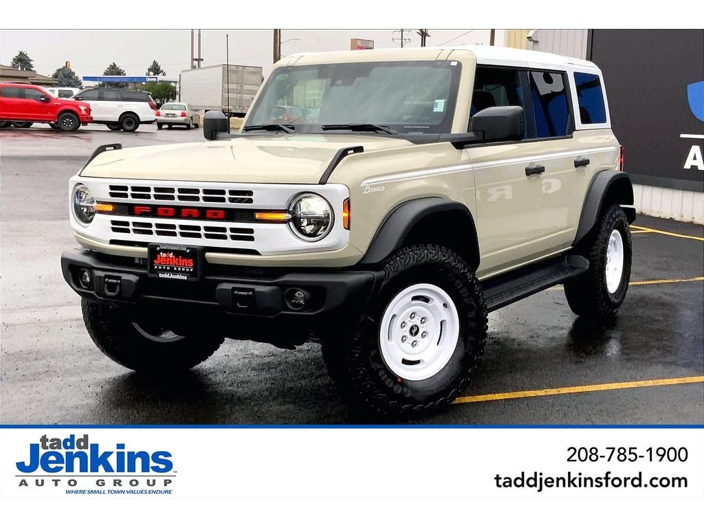 Desert Sand 2026 Ford Bronco SUV / Crossover Four-Wheel Drive Manual