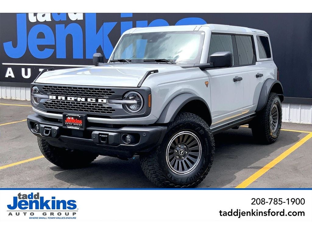 Avalanche Gray 2026 Ford Bronco SUV / Crossover Four-Wheel Drive Manual