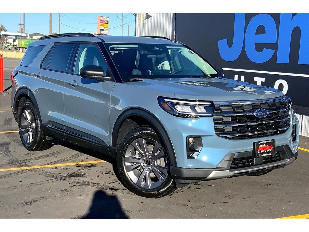 View vehicle photo 2