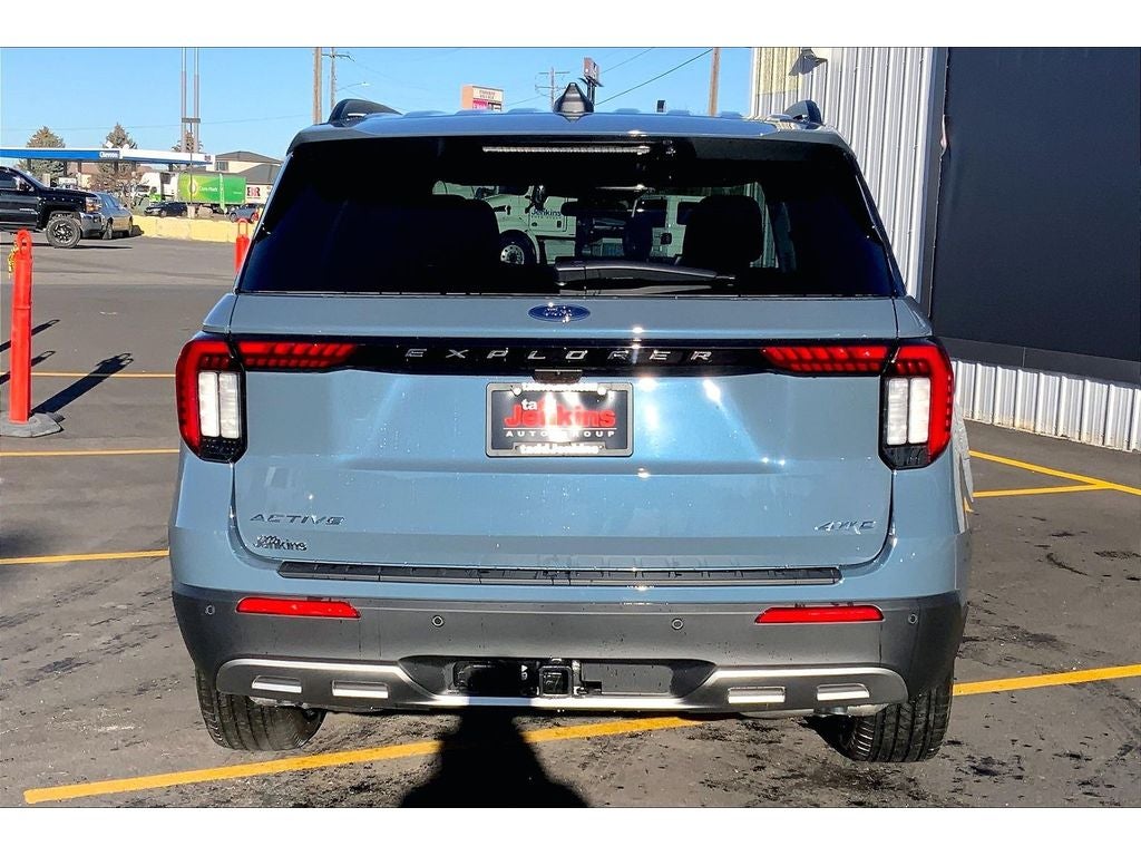 View vehicle photo 4