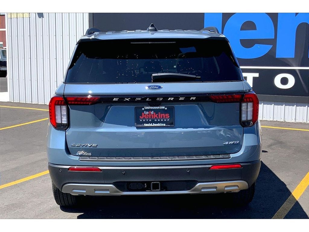 View vehicle photo 4