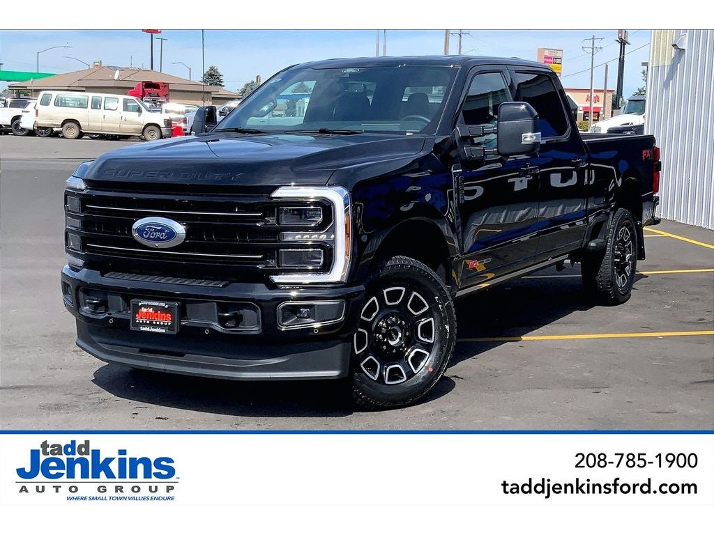 Agate Black Metallic 2026 Ford F-350 Super Duty Pickup Truck Four-Wheel Drive Automatic