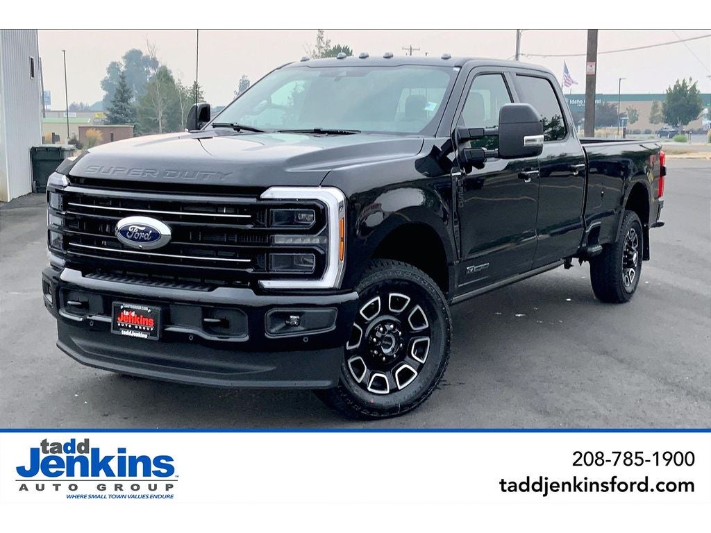 Agate Black Metallic 2026 Ford F-350 Super Duty Pickup Truck Four-Wheel Drive Automatic