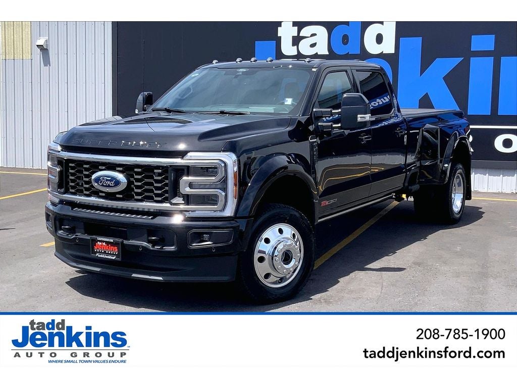 Agate Black Metallic 2026 Ford F-450 Super Duty Pickup Truck Four-Wheel Drive Automatic