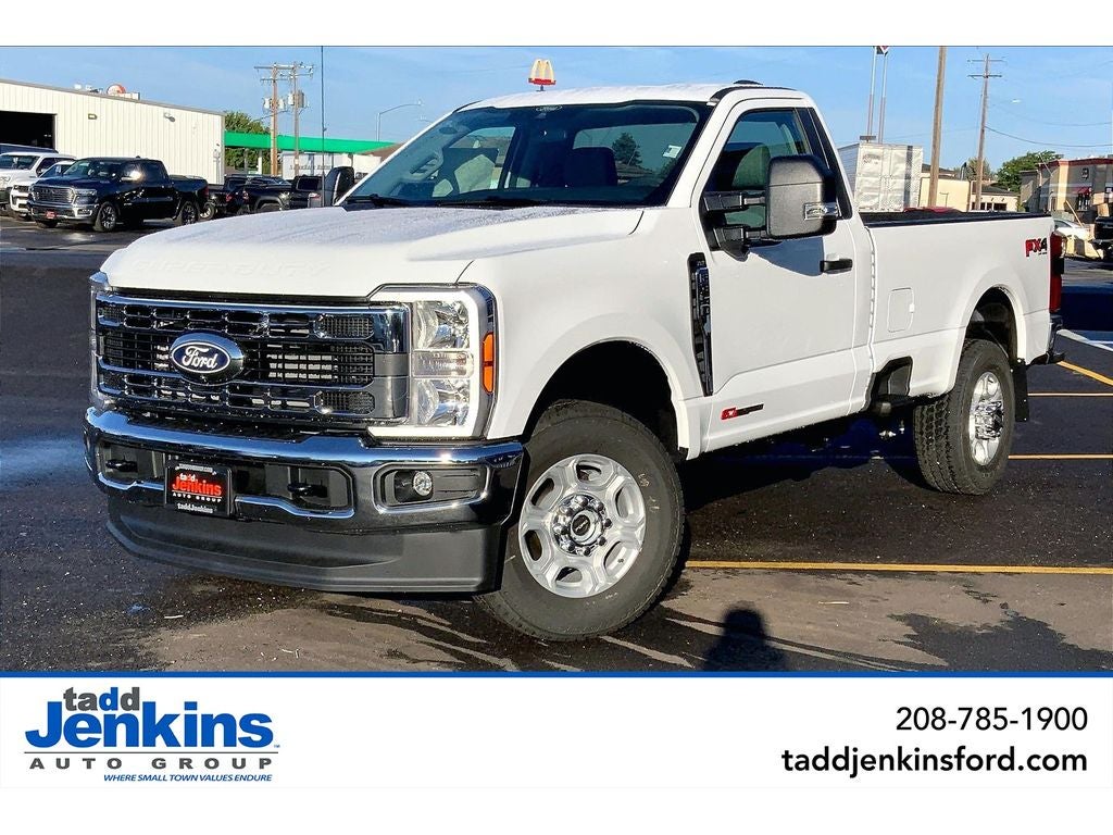 Oxford White 2027 Ford F-350 Super Duty Pickup Truck Four-Wheel Drive Automatic