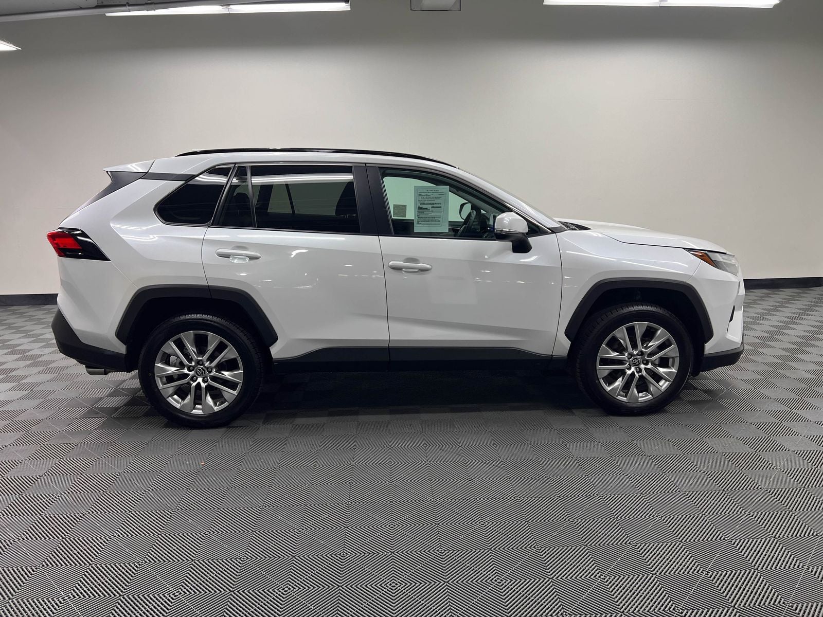 View vehicle photo 5