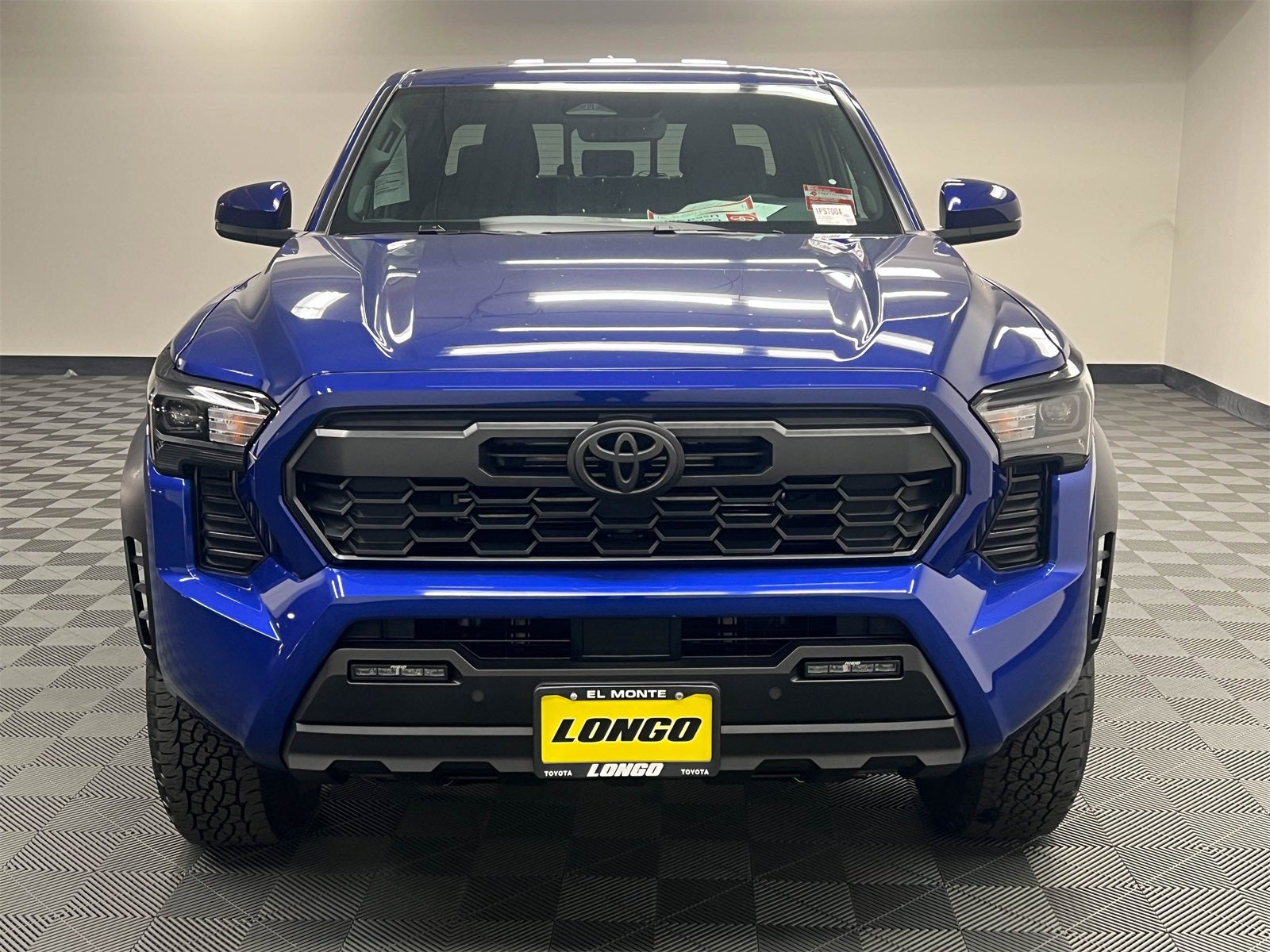 View vehicle photo 4