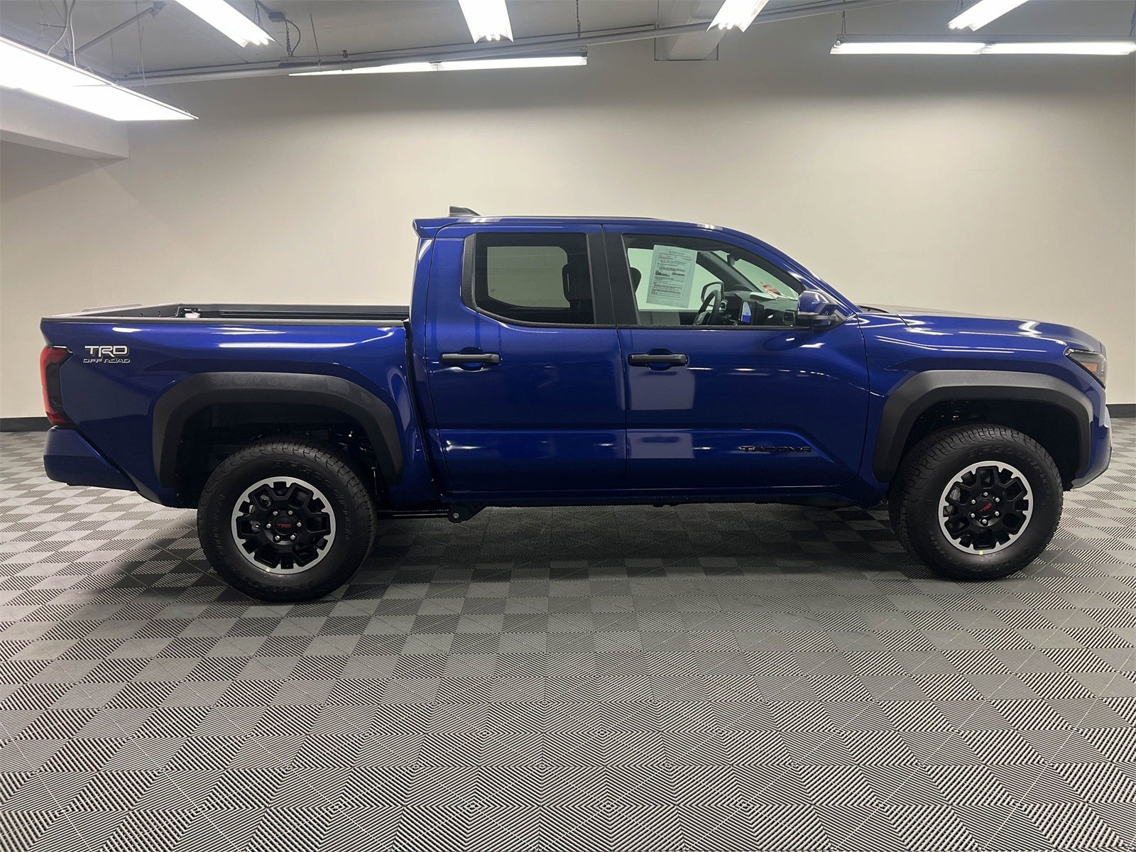 View vehicle photo 5