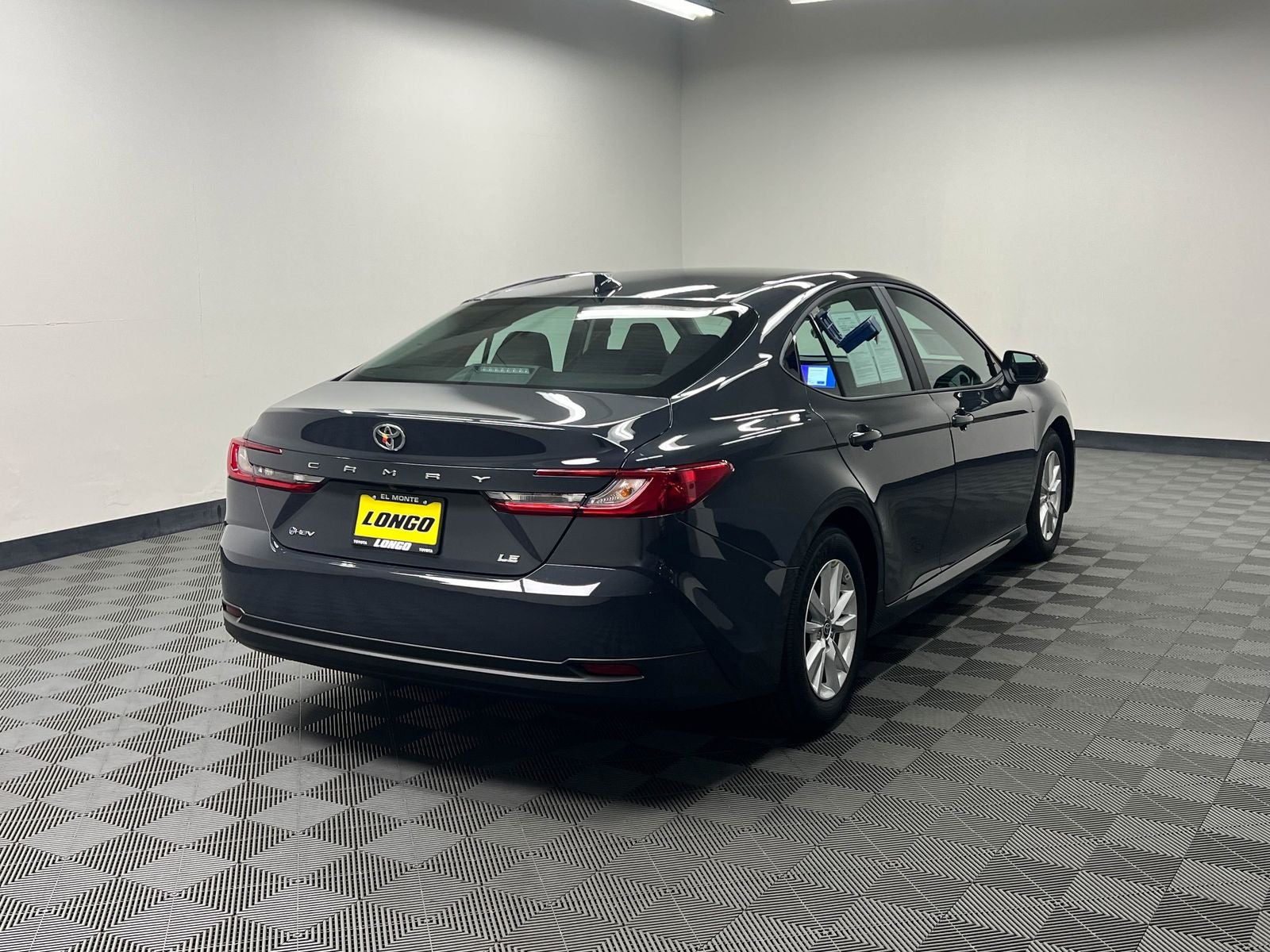 View vehicle photo 6