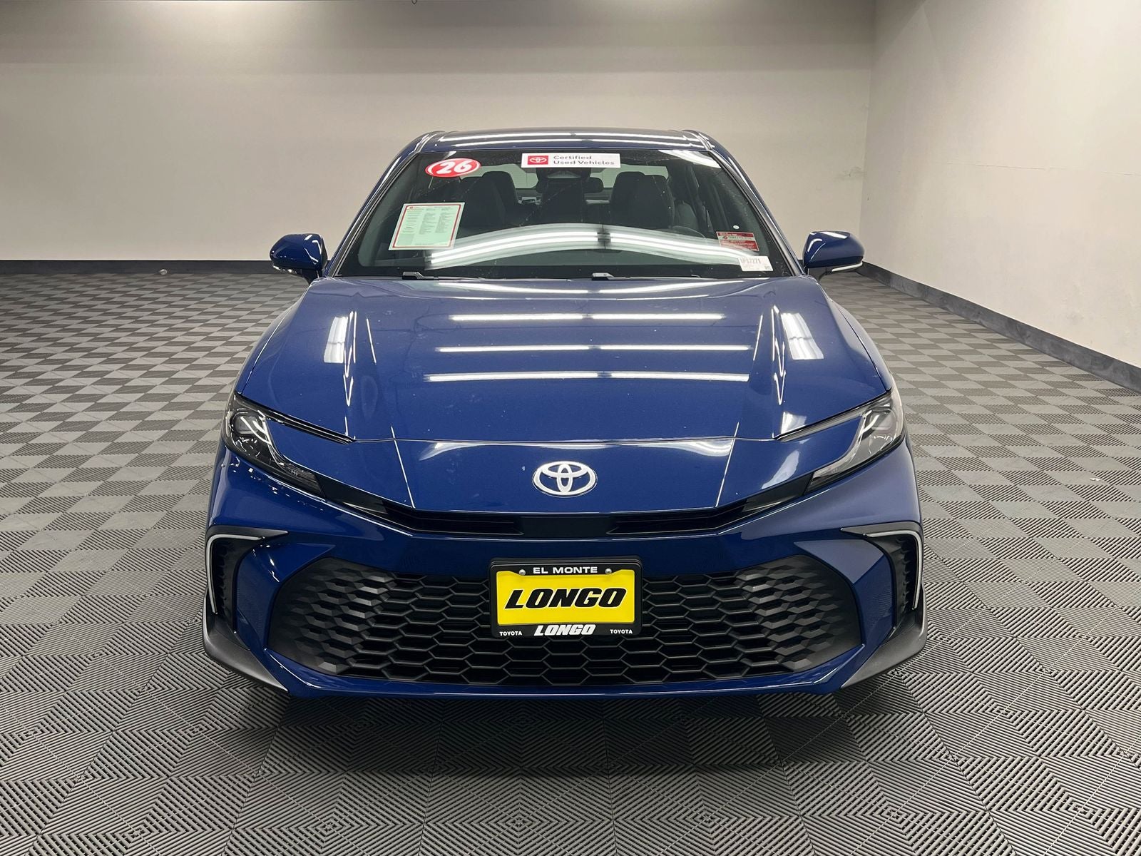 View vehicle photo 4