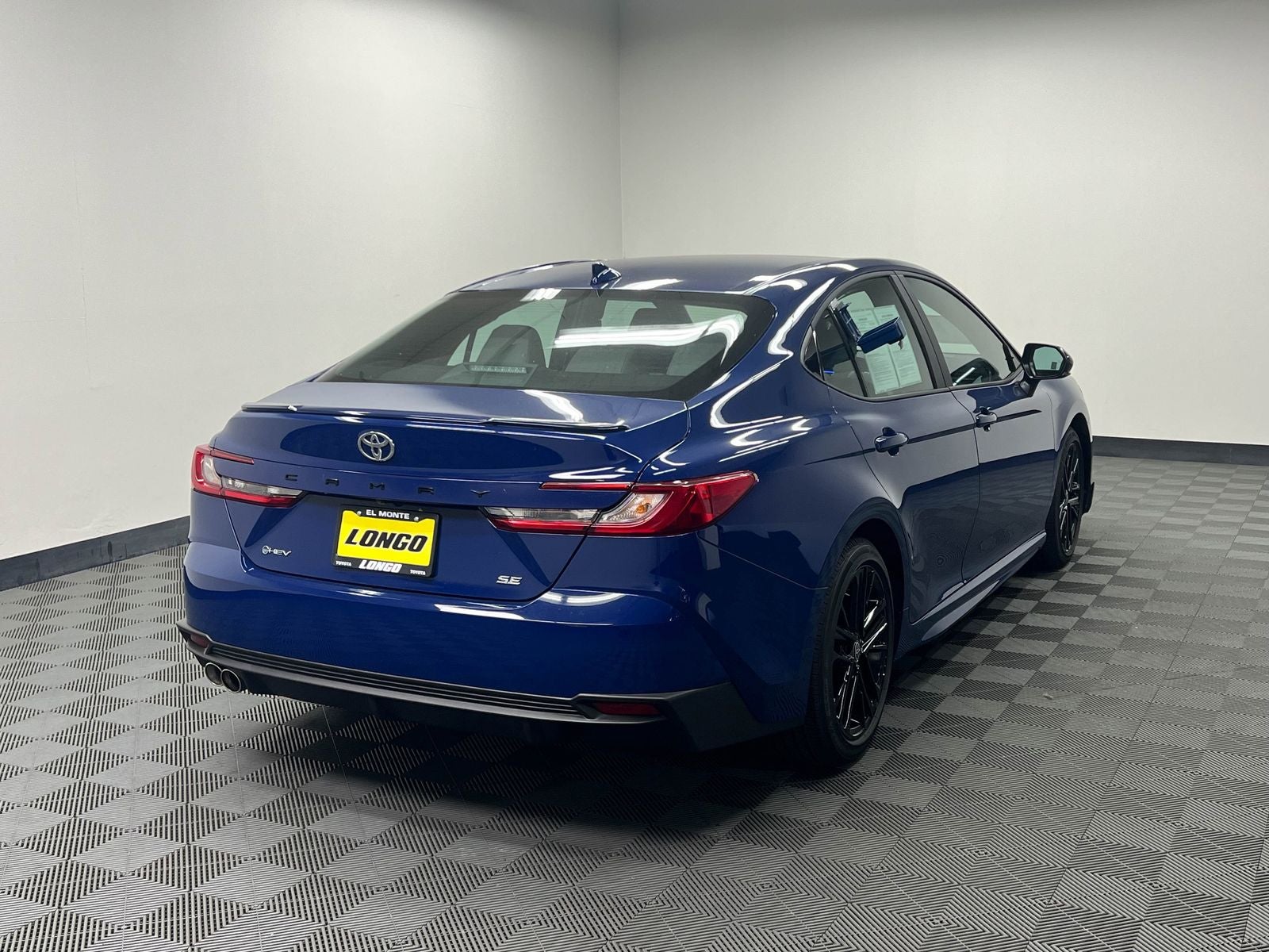 View vehicle photo 6