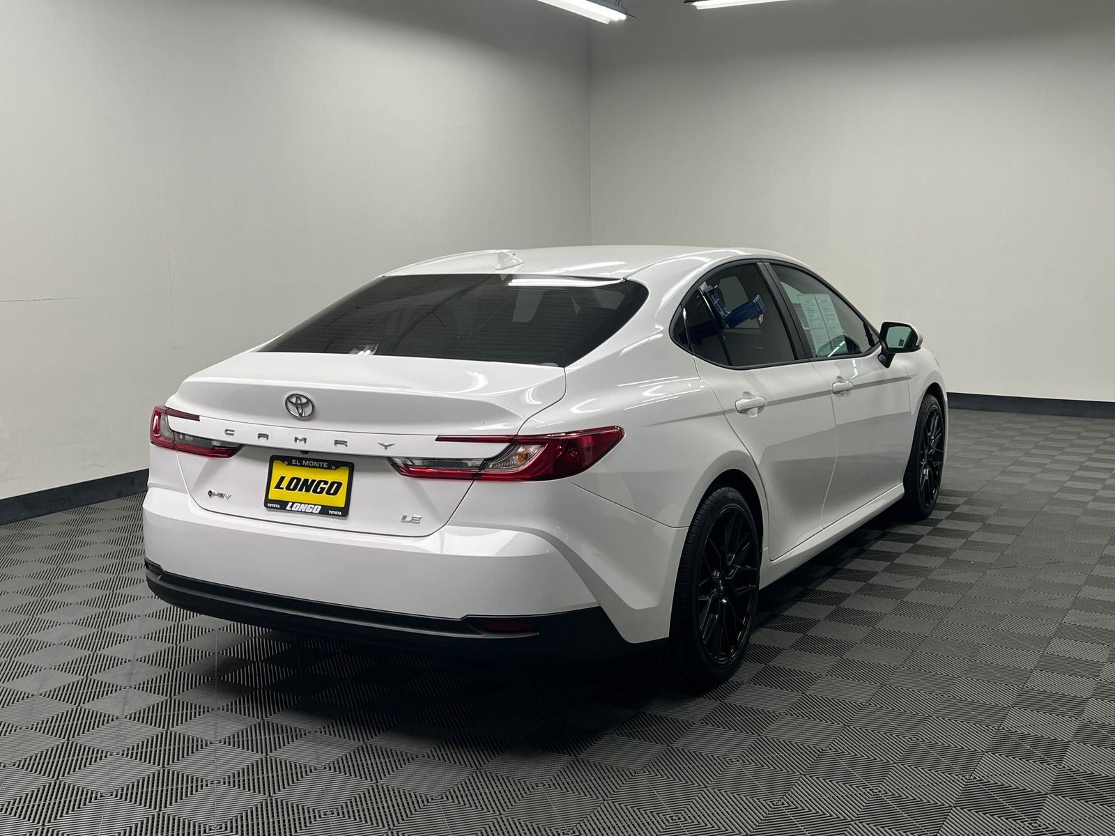 View vehicle photo 6