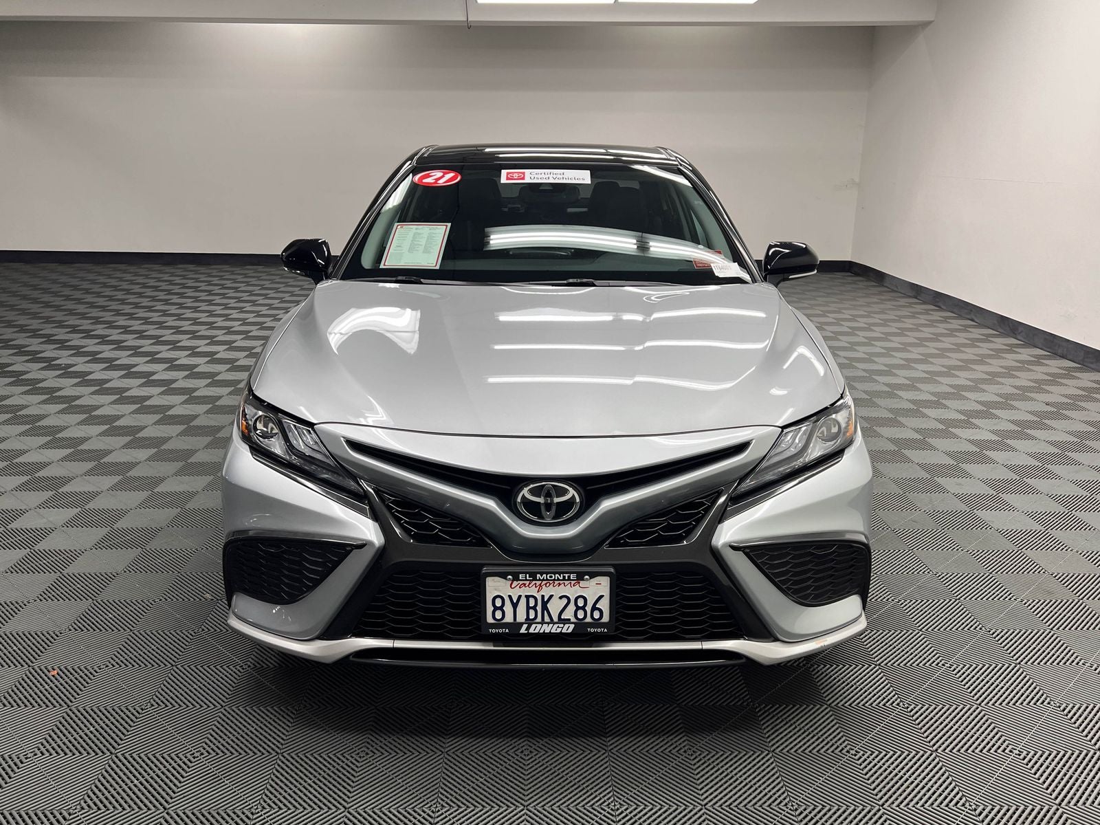 View vehicle photo 4