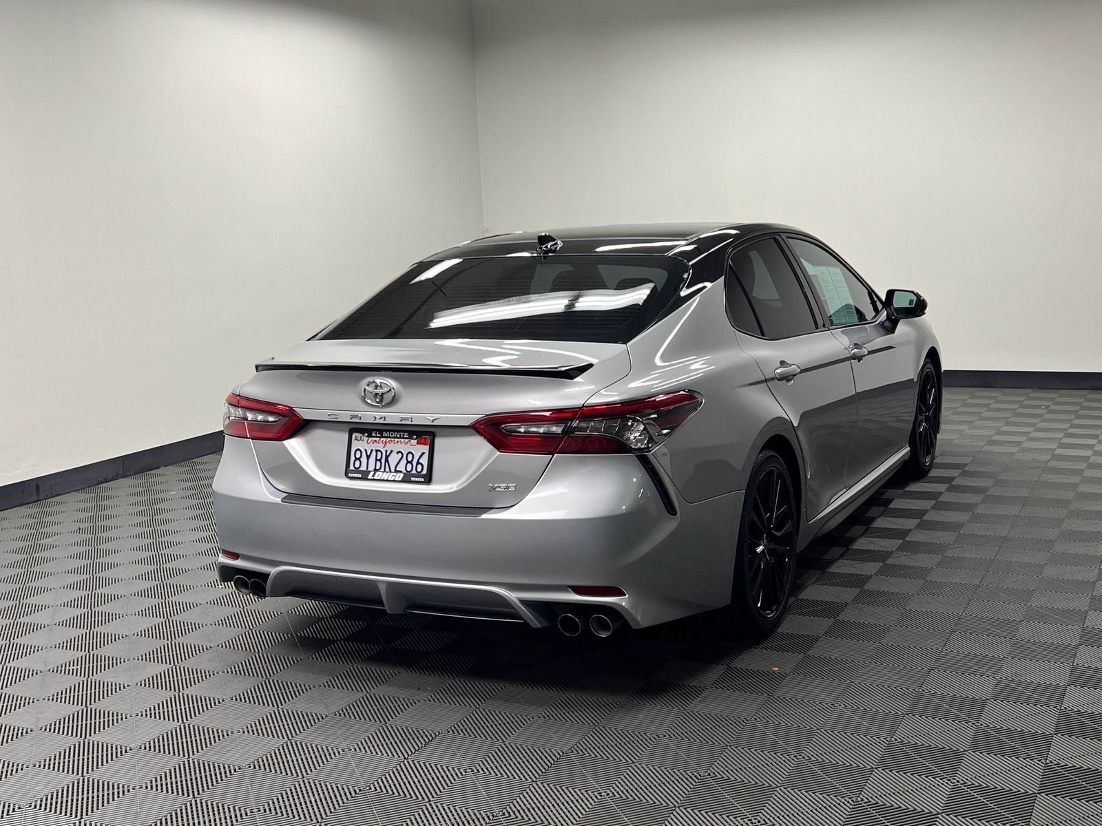 View vehicle photo 6