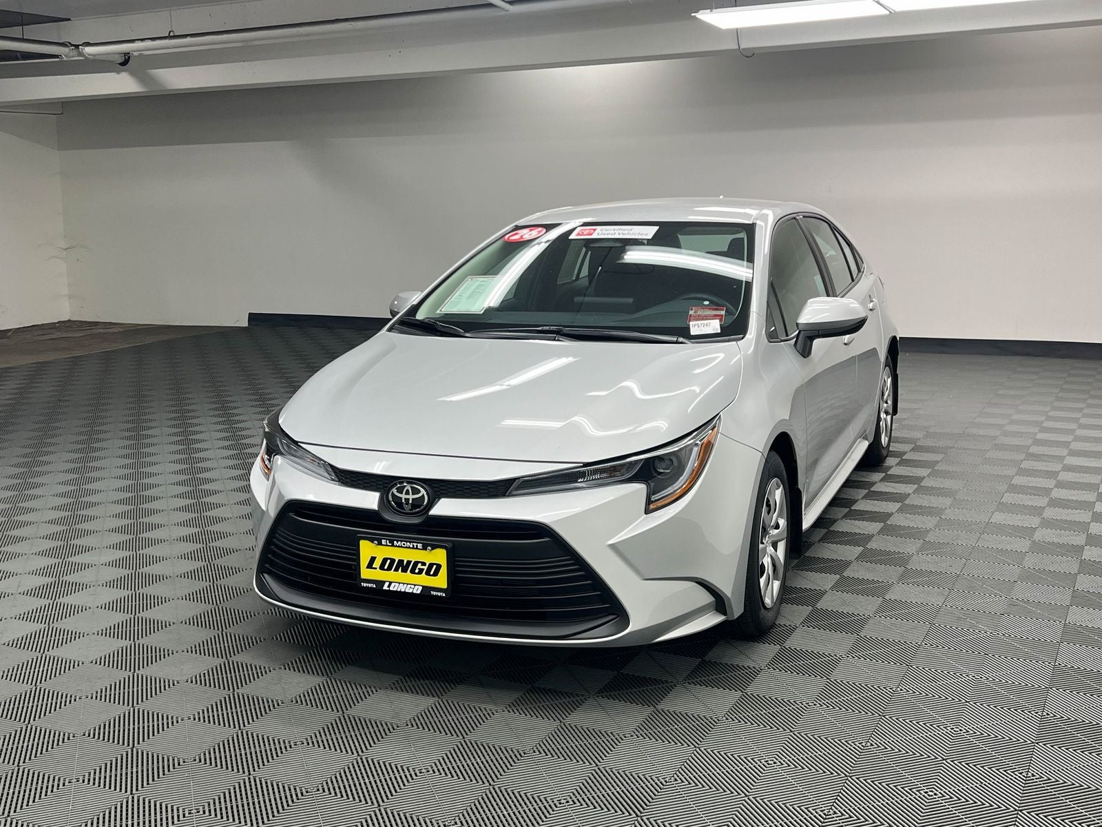 View vehicle photo 2