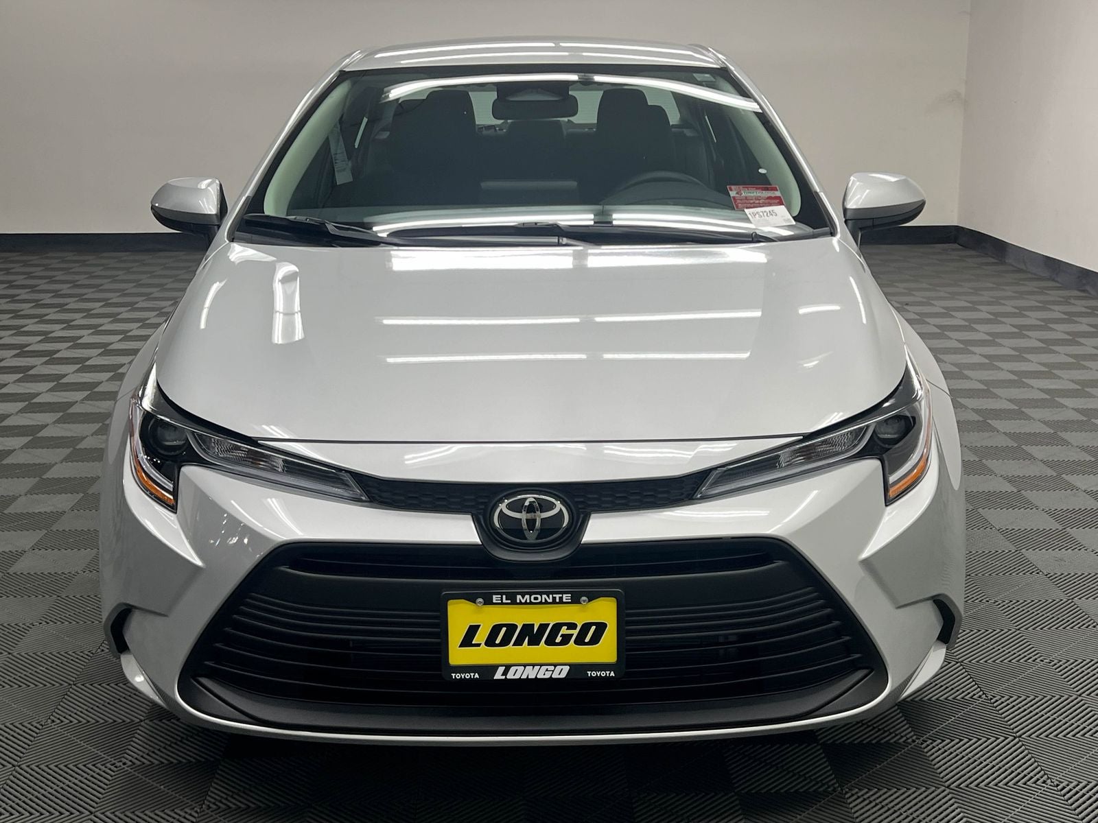 View vehicle photo 4