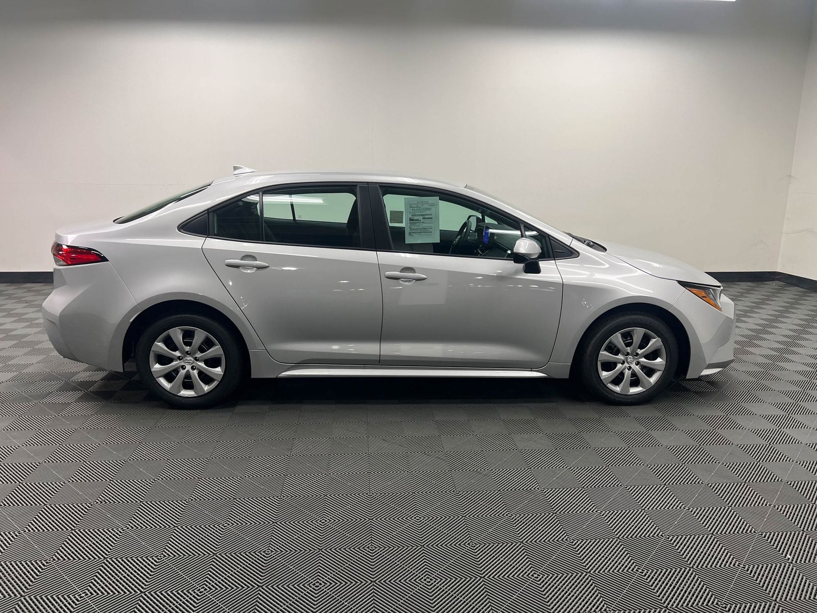 View vehicle photo 5