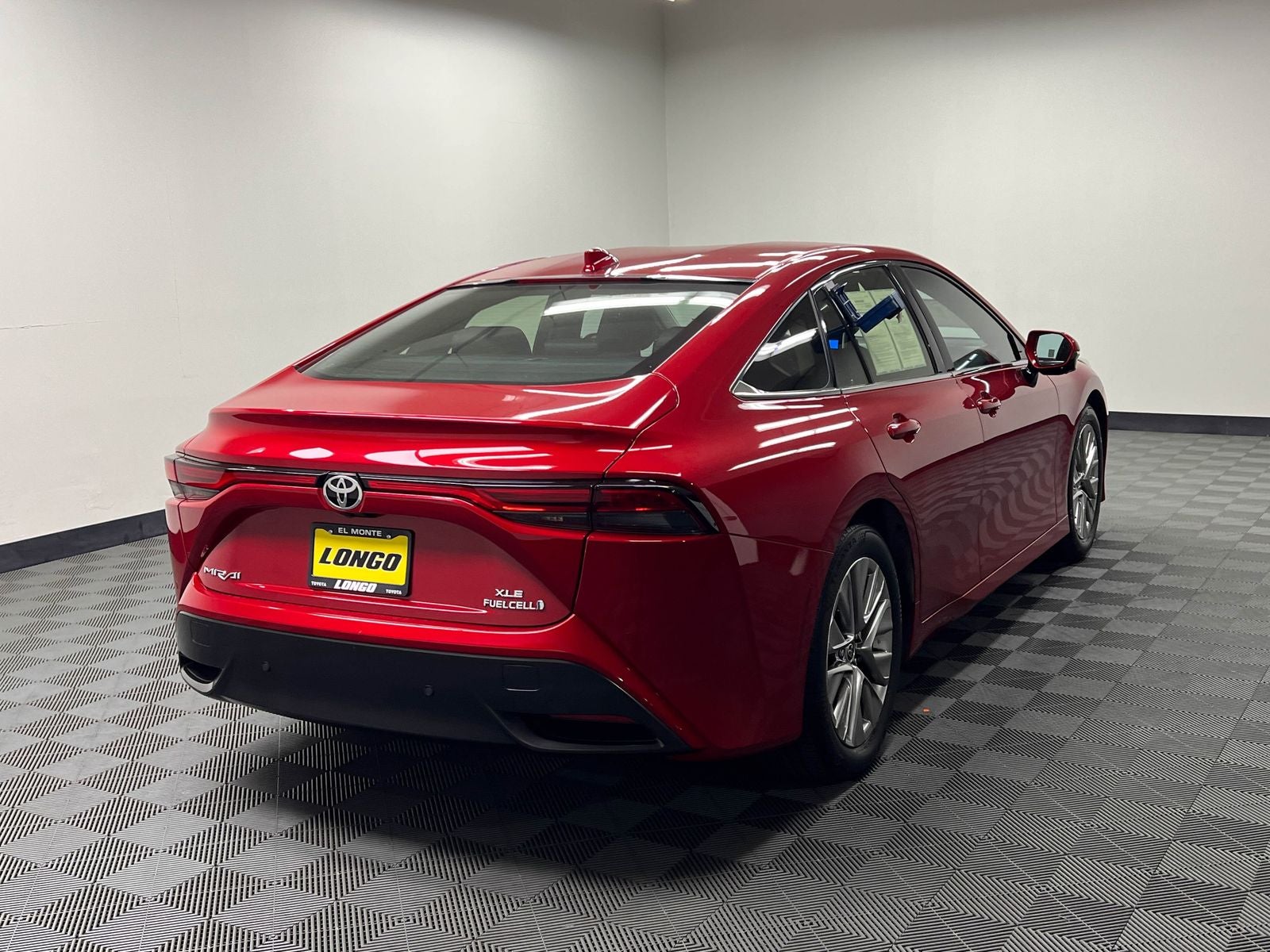 View vehicle photo 6