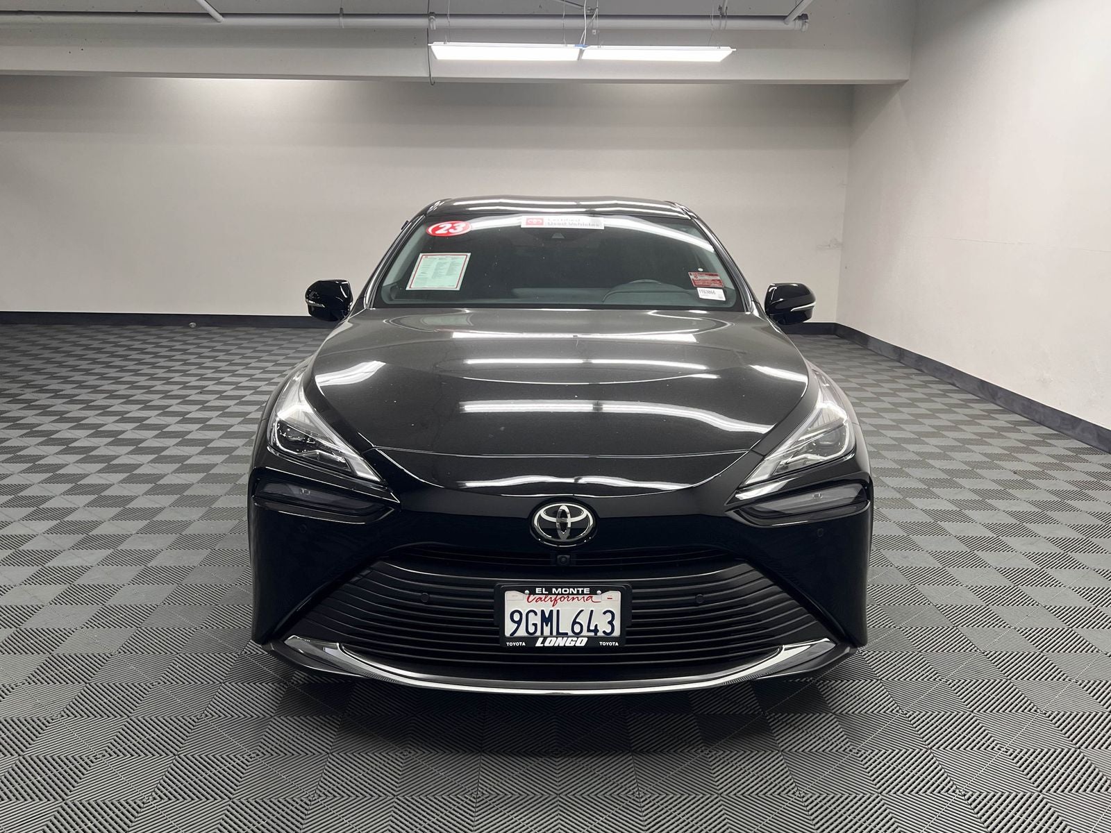 View vehicle photo 4