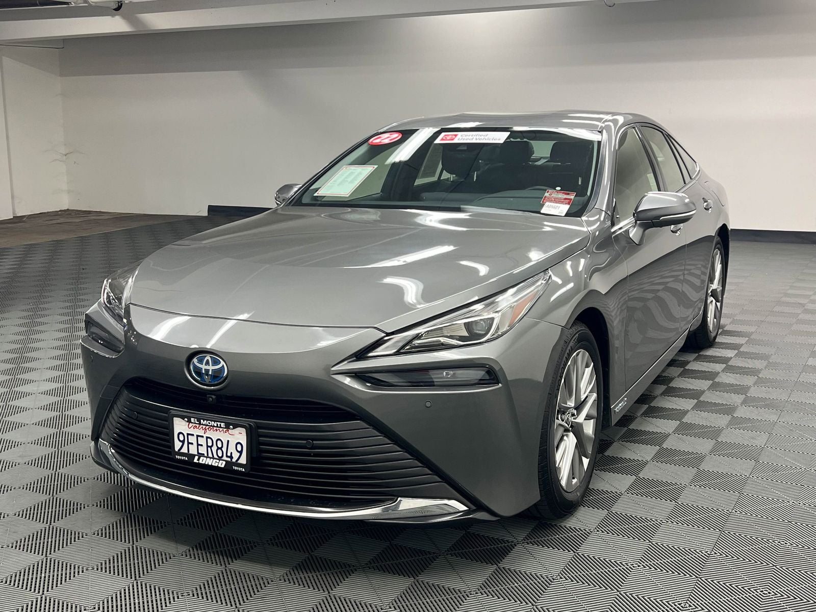 View vehicle photo 2