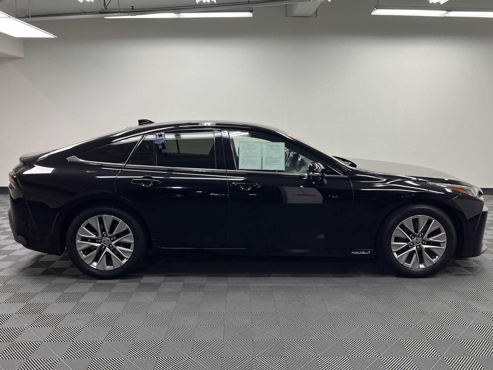 View vehicle photo 5