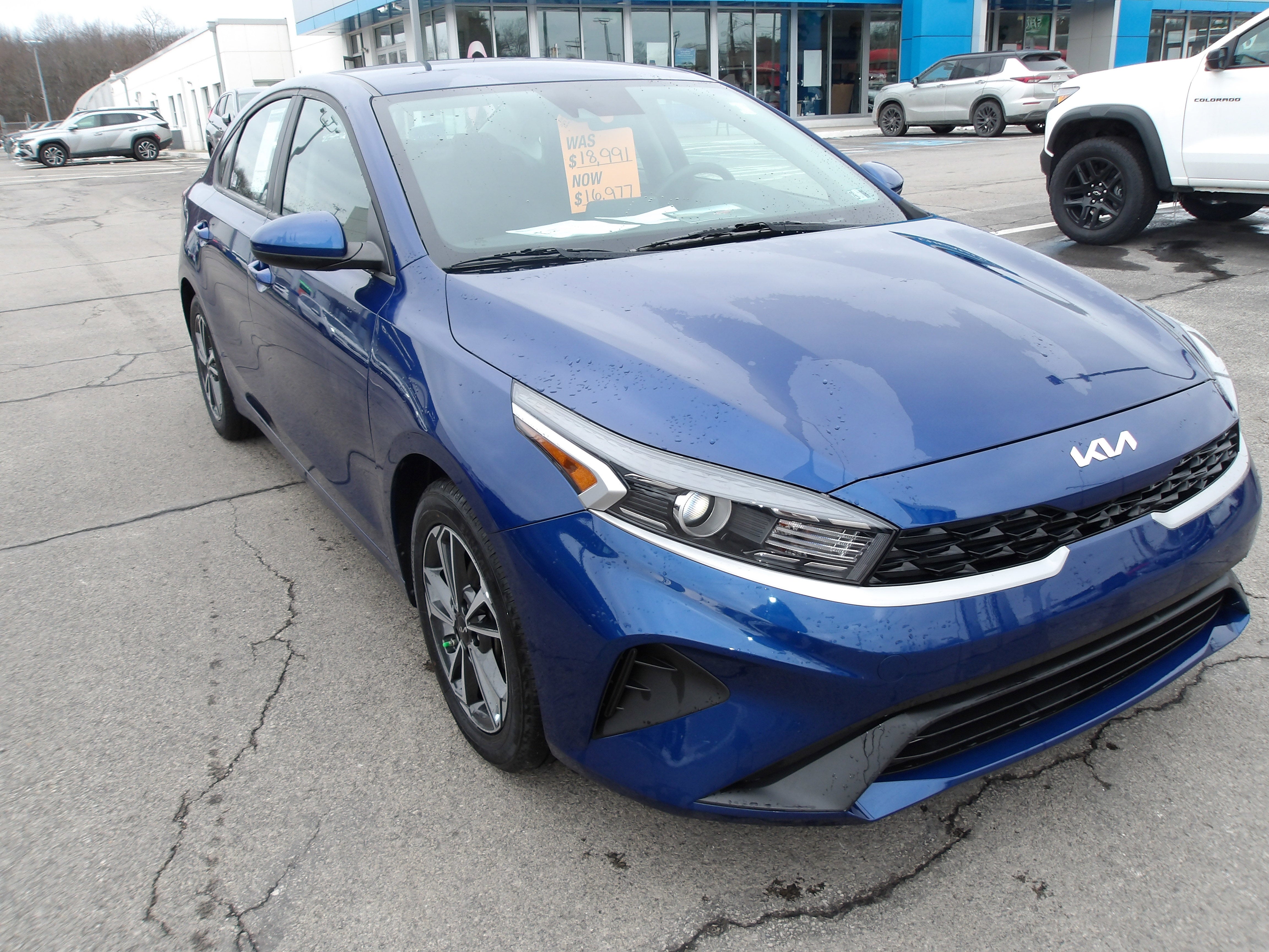 2023 Kia Forte LXS FWD
