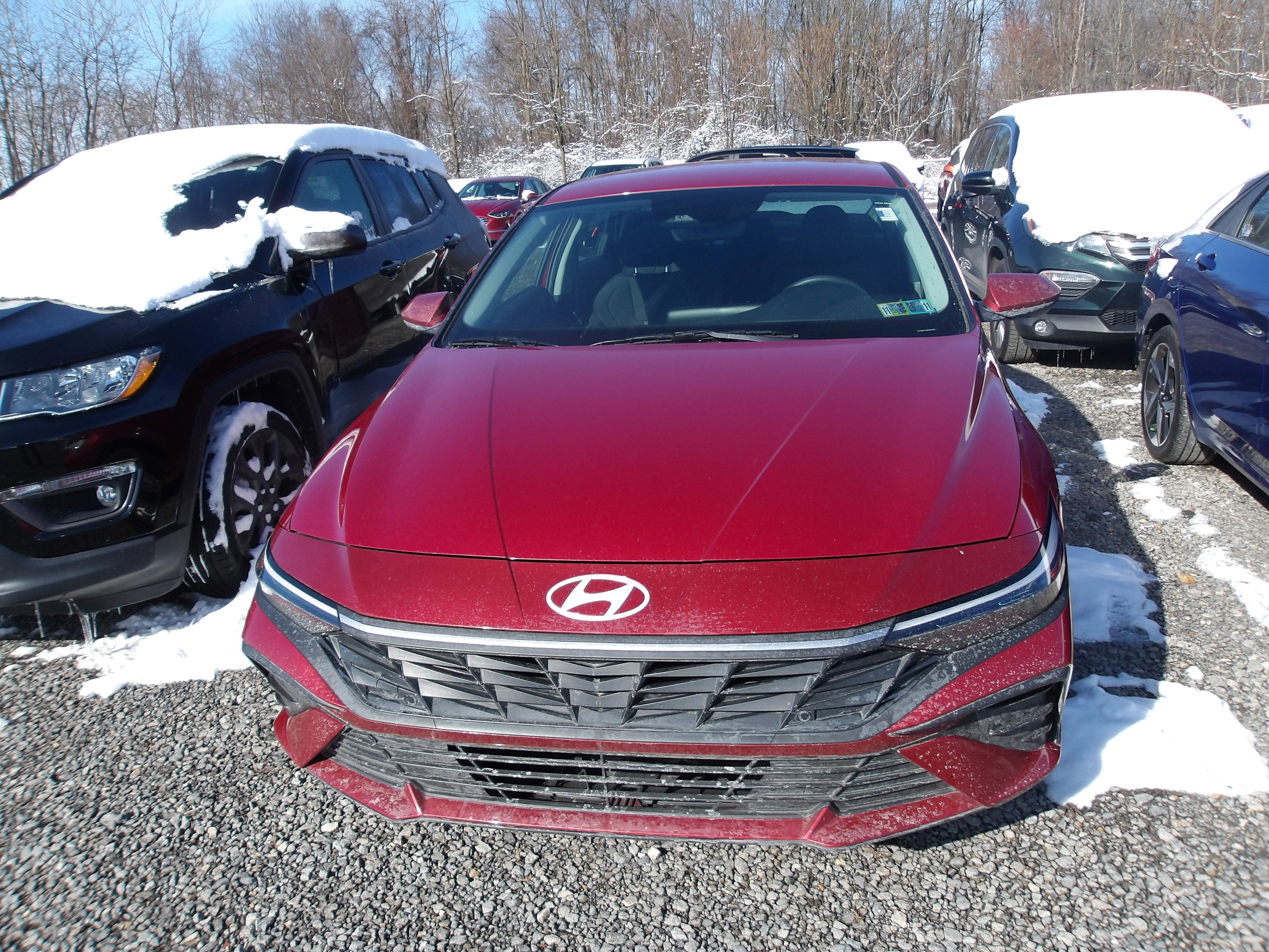 2025 Hyundai Elantra SE FWD