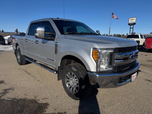 Silver 2017 Ford F-250 Super Duty Lariat Crew Cab 4WD Pickup Truck Four-Wheel Drive Automatic