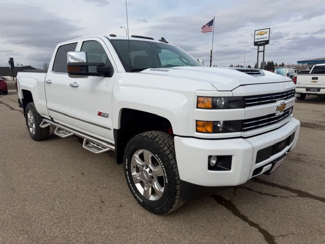 Summit White 2019 Chevrolet Silverado 2500HD Pickup Truck Four-Wheel Drive Automatic