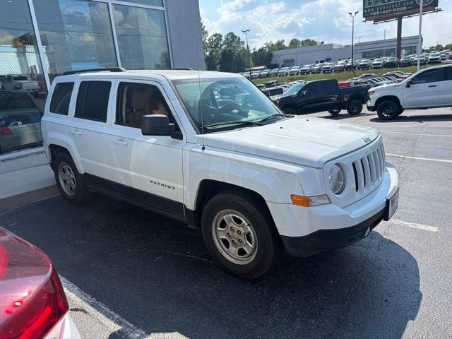  2016 Jeep Patriot SUV / Crossover Front-Wheel Drive Continuously Variable Transmission