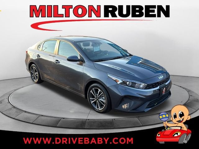 Gravity Gray 2024 Kia Forte Sedan Front-Wheel Drive Continuously Variable Transmission