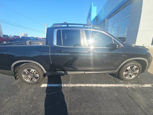  2017 Honda Ridgeline Pickup Truck Front-Wheel Drive Automatic