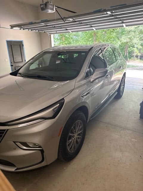  2022 Buick Enclave Essence FWD   