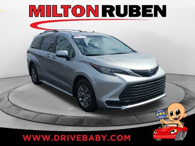  2025 Toyota Sienna LE 8-Passenger FWD   