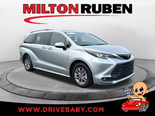  2025 Toyota Sienna XLE 7-Passenger FWD   