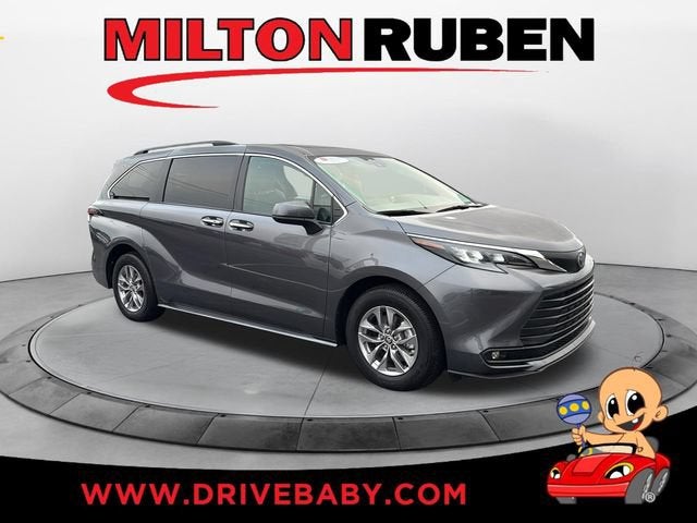 Magnetic Gray Metallic 2025 Toyota Sienna Minivan Front-Wheel Drive Continuously Variable Transmission
