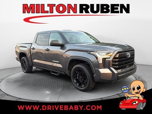  2022 Toyota Tundra SR5 CrewMax Cab 4WD   