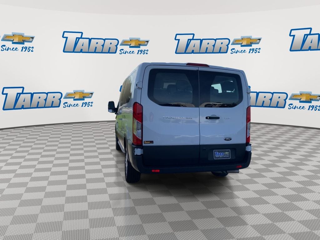 View vehicle photo 7