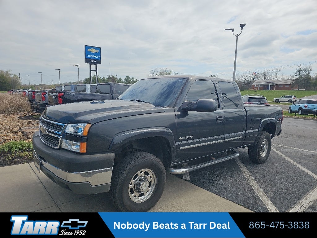 Dark Gray Metallic 2005 Chevrolet Silverado 2500HD Pickup Truck Four-Wheel Drive Automatic