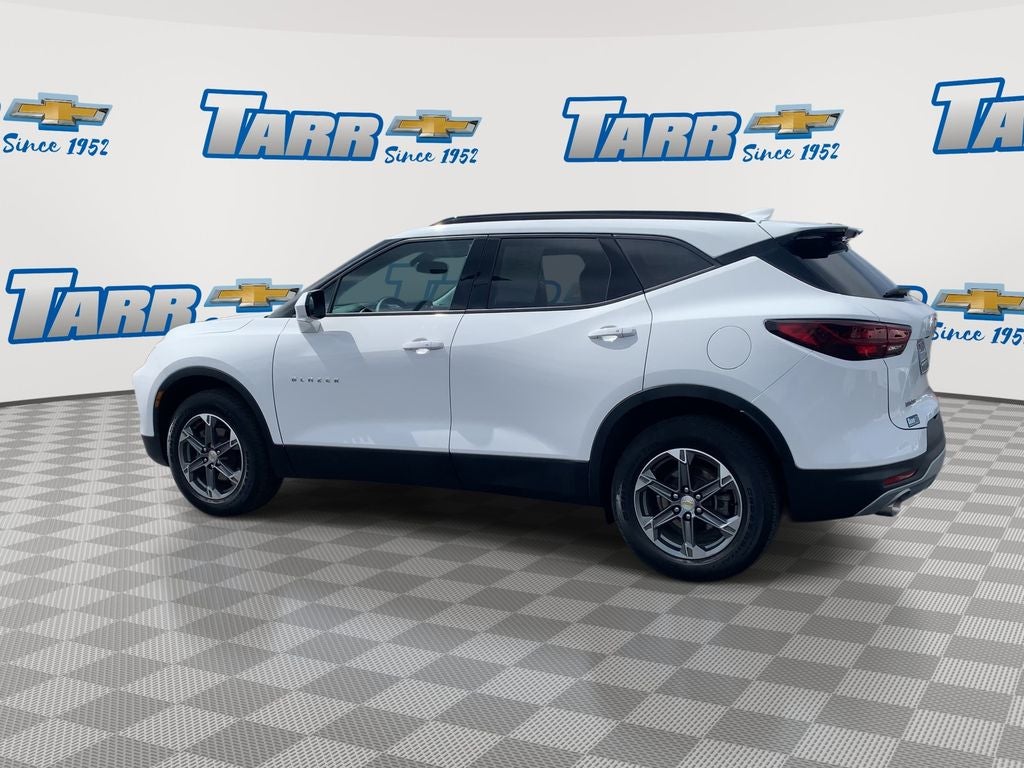 View vehicle photo 6